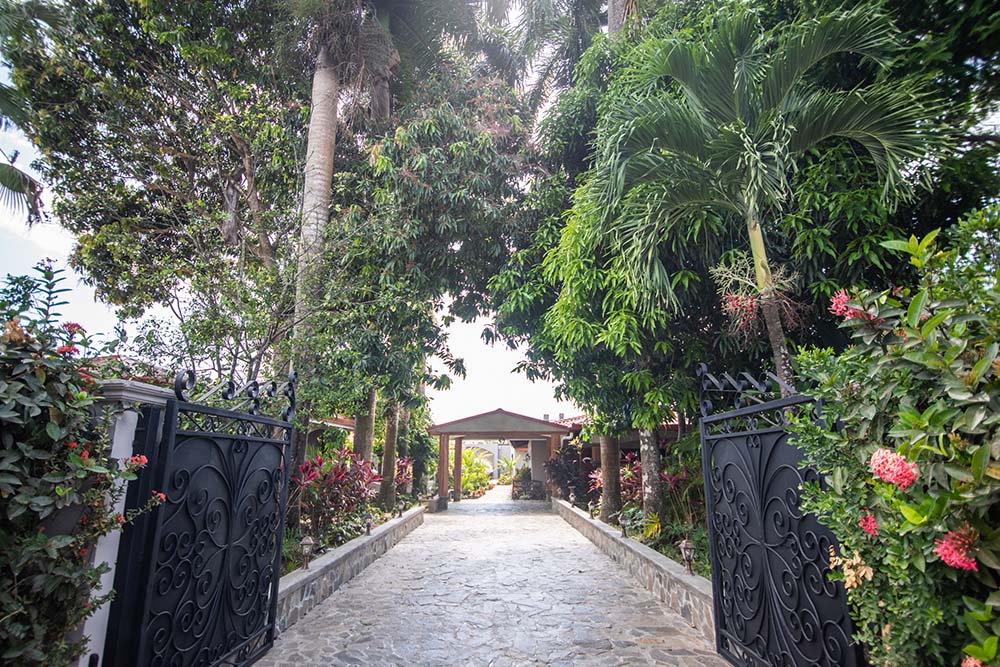 Casa Oasis Jaco Costa Rica, Gate Entrance